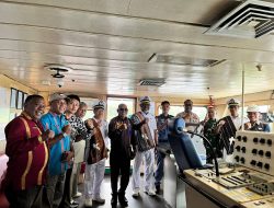 Sandar Perdana KM Lawit, Bupati Lembata Sambut Langsung di Pelabuhan Lewoleba