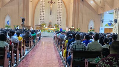 Homili Malam Paskah Rd Blasius Kleden: Ajakan Bangkit dan Bertanggung Jawab di Tengah Tantangan Zaman