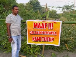 Blokade Jalan Masuk GOR 99, Warga Cari Kepala Pemerintahan