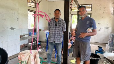 RPH Lembata Kembali Dimanfaatkan, Agus Nuban Bangun Rantai Usaha Ayam Terintegrasi dari Hulu hingga Hilir